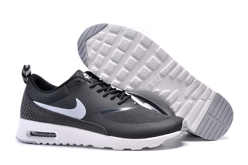air max thea noir et blanche