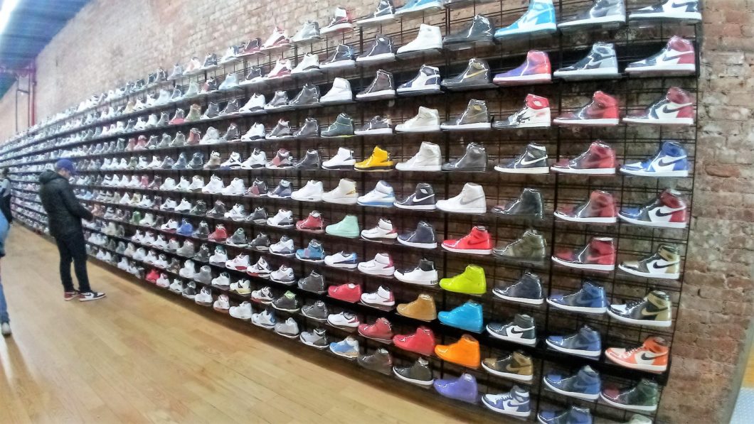 jordan 13 noir et rouge