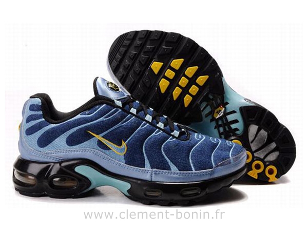 des requins chaussures