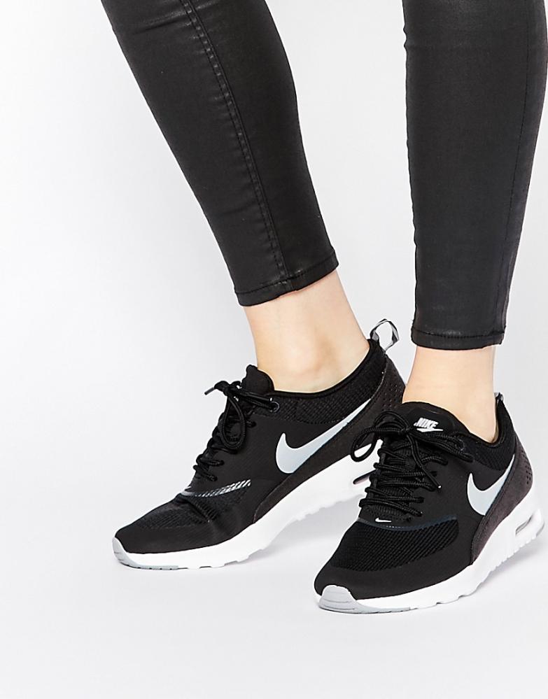 air max thea noir et blanche