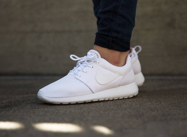 nike roshe one femme blanche